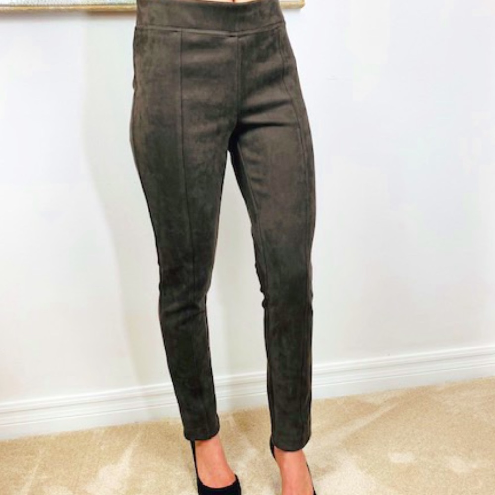 Andrew Marc faux suede Taupe color pants. S.NWT.
